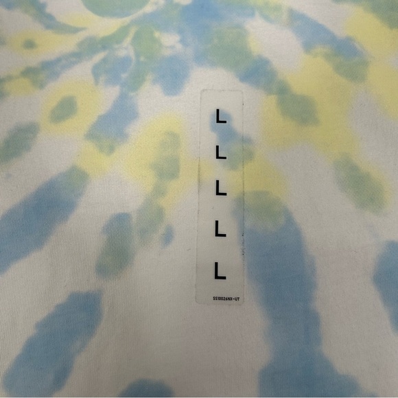 Uniqlo UT x Disney Disnep Hologram Original T-shirt - Picture 4 of 10